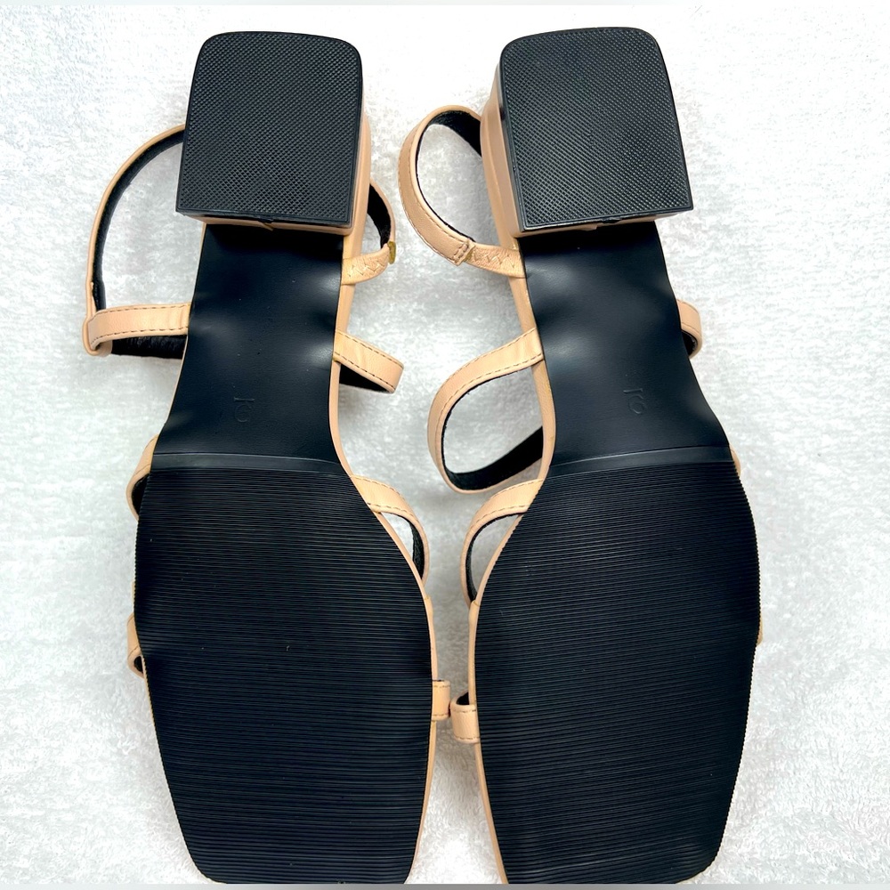New KeBuLe, nude/tan sandal, size 9 - Picture 5 of 5